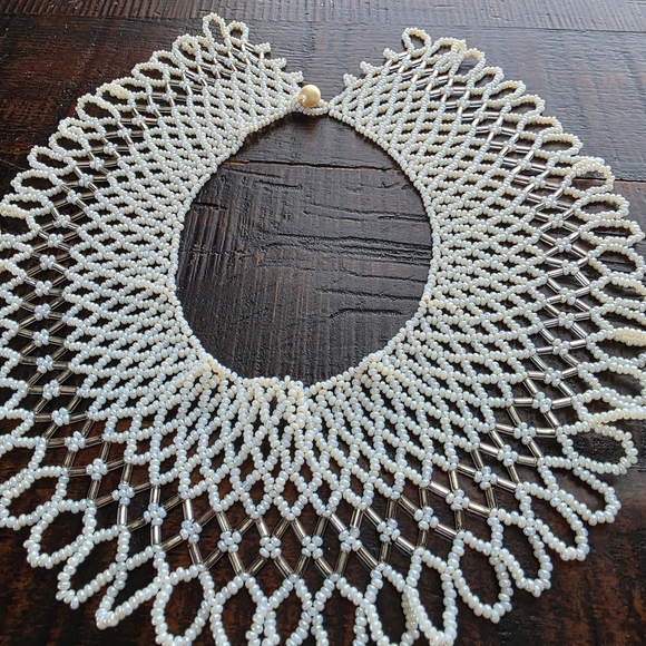Jewelry - Intricate Pearl Beaded Necklace